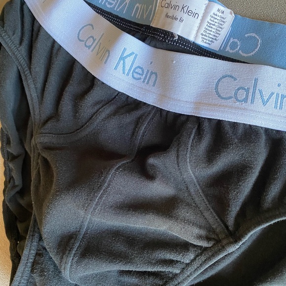 Men’s Calvin Klein Flexfit Briefs - Picture 3 of 5